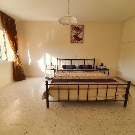 Kings Palace 304 Apartment Paphos Bagian luar foto